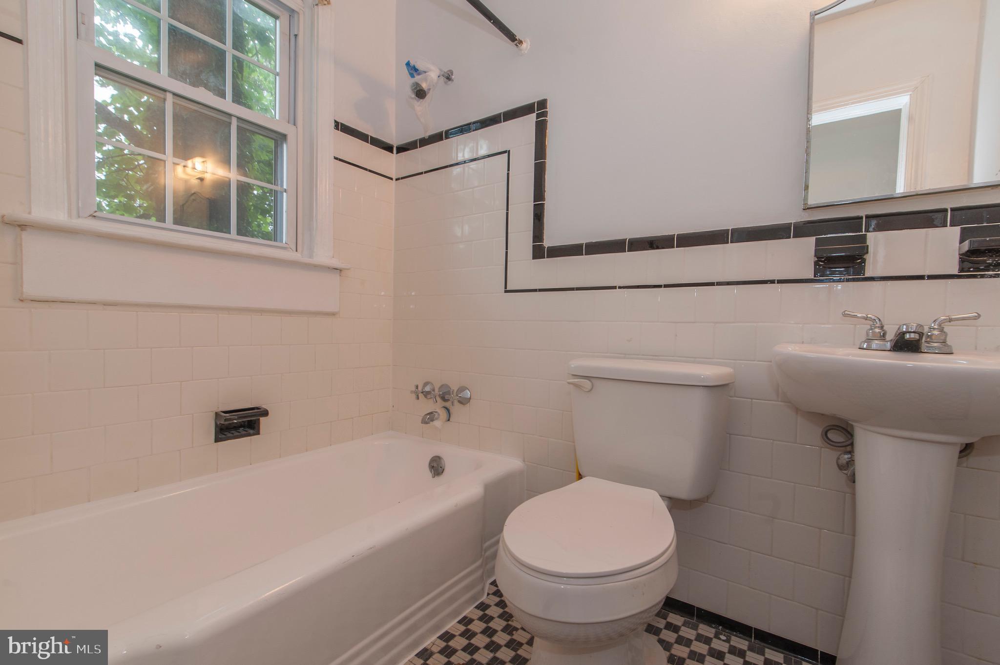 IDLEWOOD - Residential