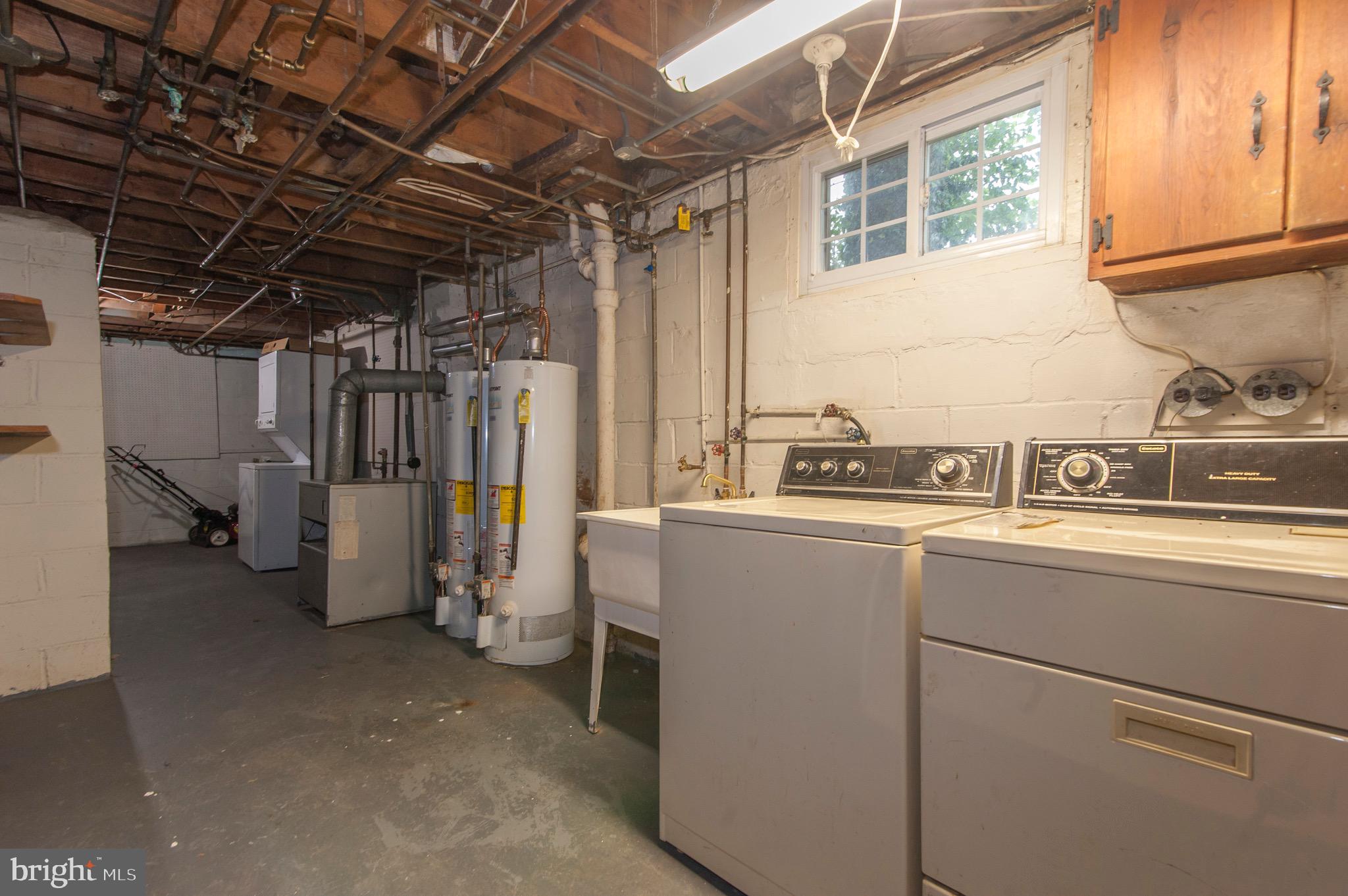 IDLEWOOD - Residential