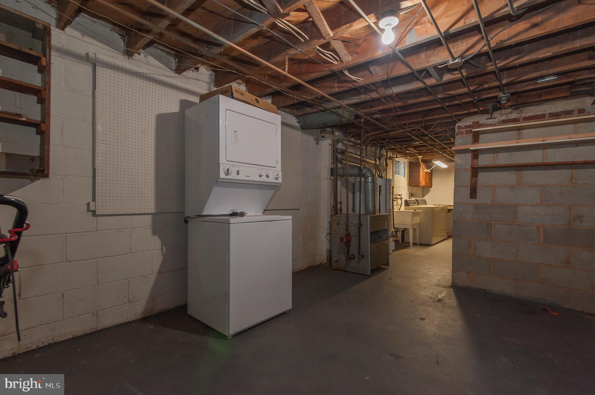 IDLEWOOD - Residential