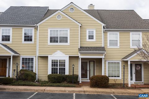 Townhouse For Sale - 1336 Le Parc Ter Ter<br/> Albemarle County, CHARLOTTESVILLE, VA 22901