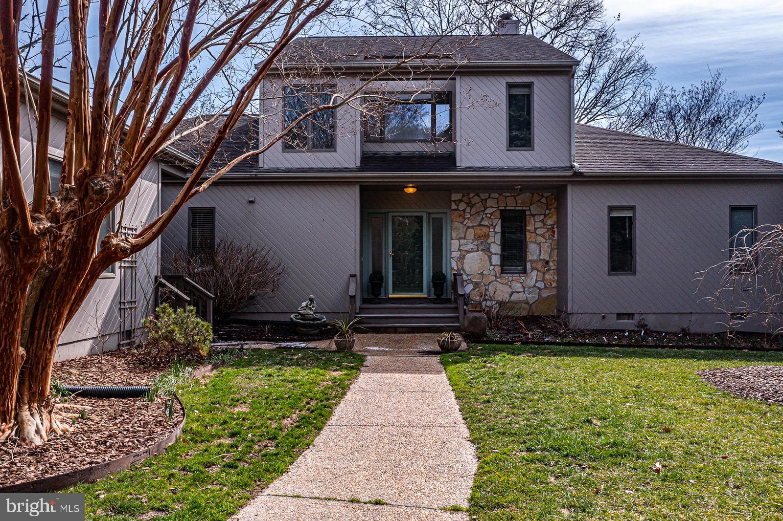 INDIAN CREEK ESTATE - Residential