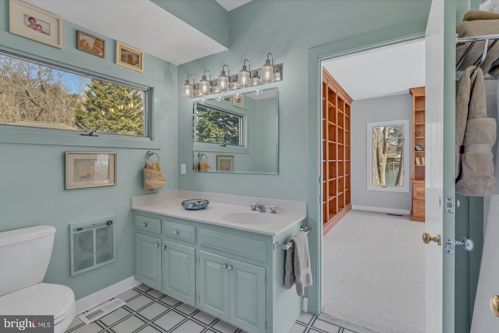 INDIAN CREEK ESTATE - Residential