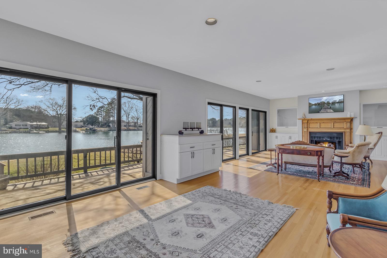 INDIAN CREEK ESTATE - Residential