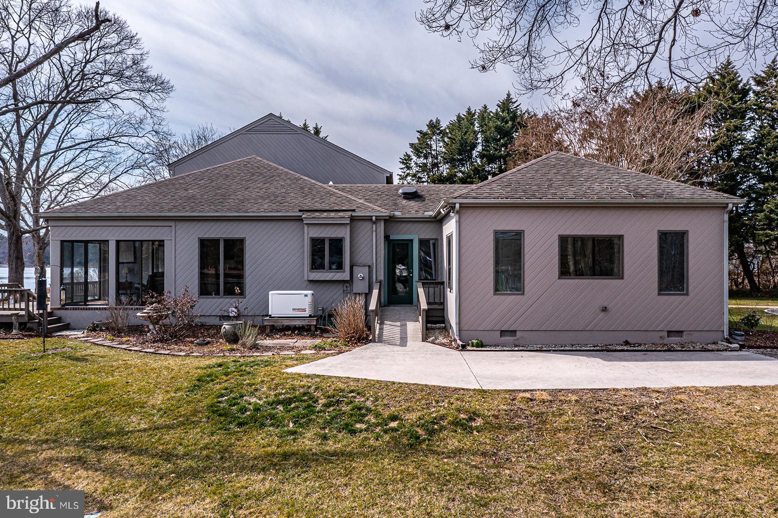 INDIAN CREEK ESTATE - Residential