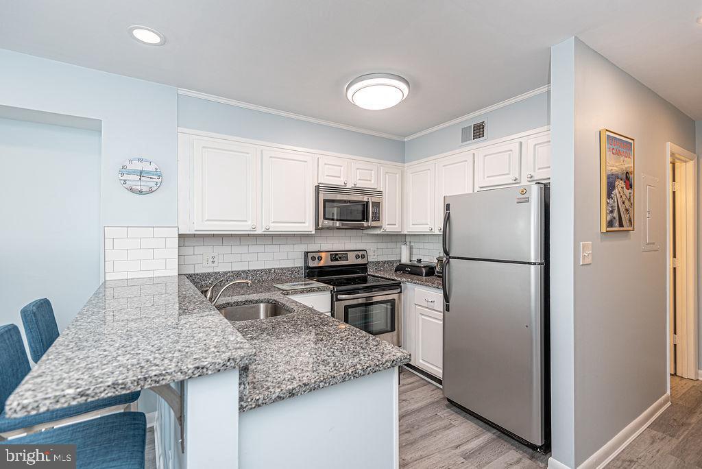 HIDDEN HARBOR - Residential