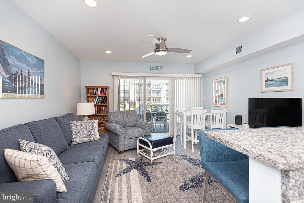 HIDDEN HARBOR - Residential