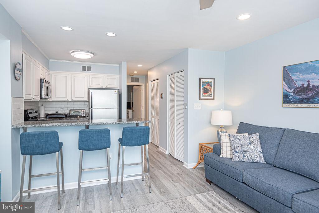 HIDDEN HARBOR - Residential