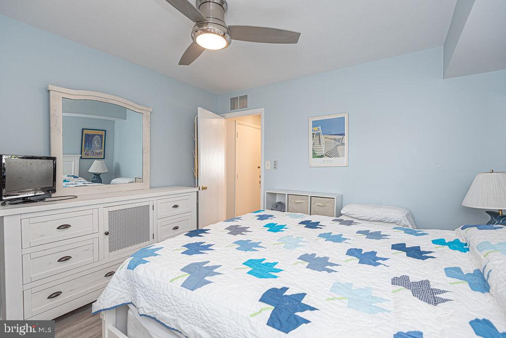 HIDDEN HARBOR - Residential