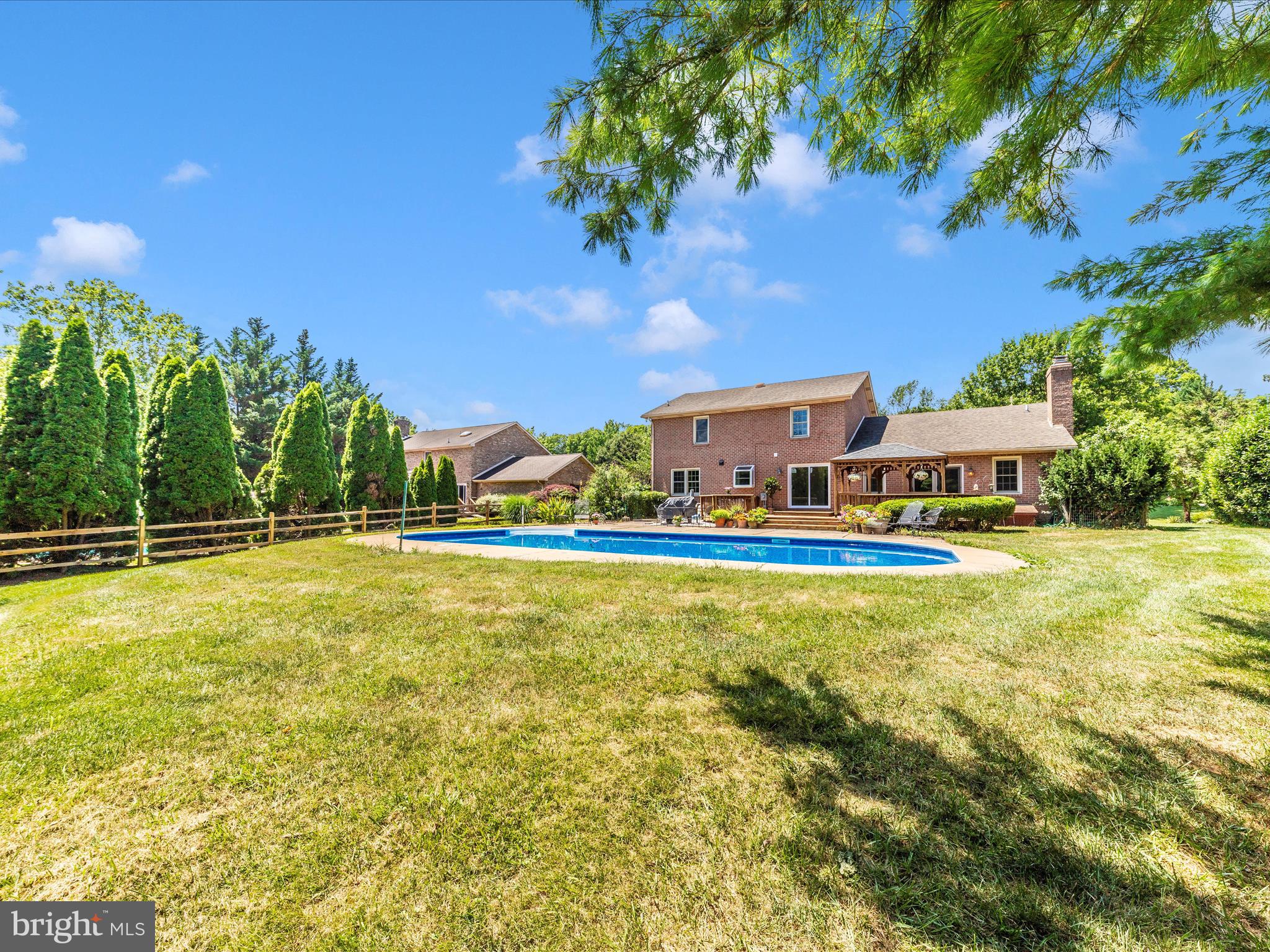 CLOVERDALE - Residential