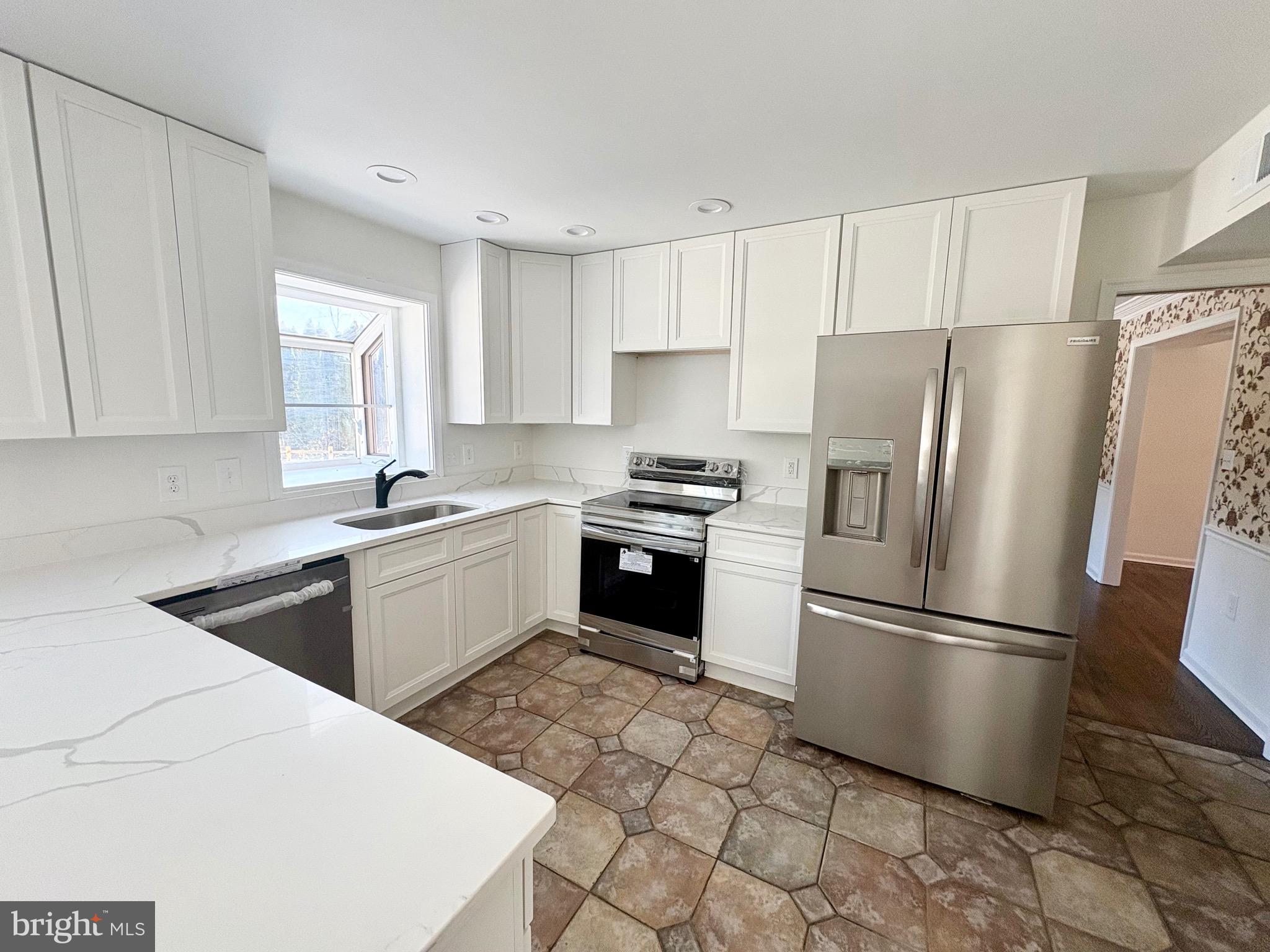 CLOVERDALE - Residential