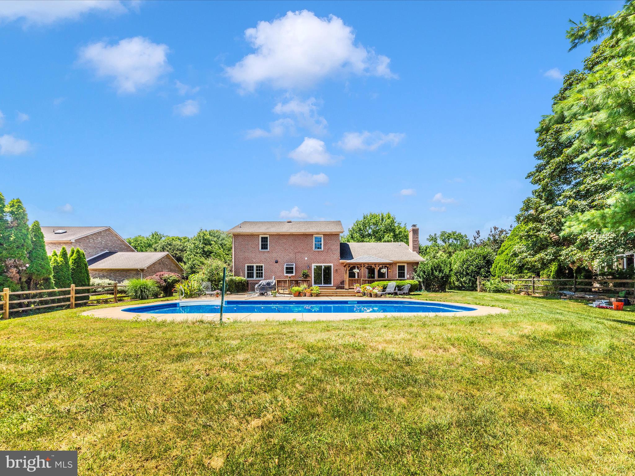 CLOVERDALE - Residential