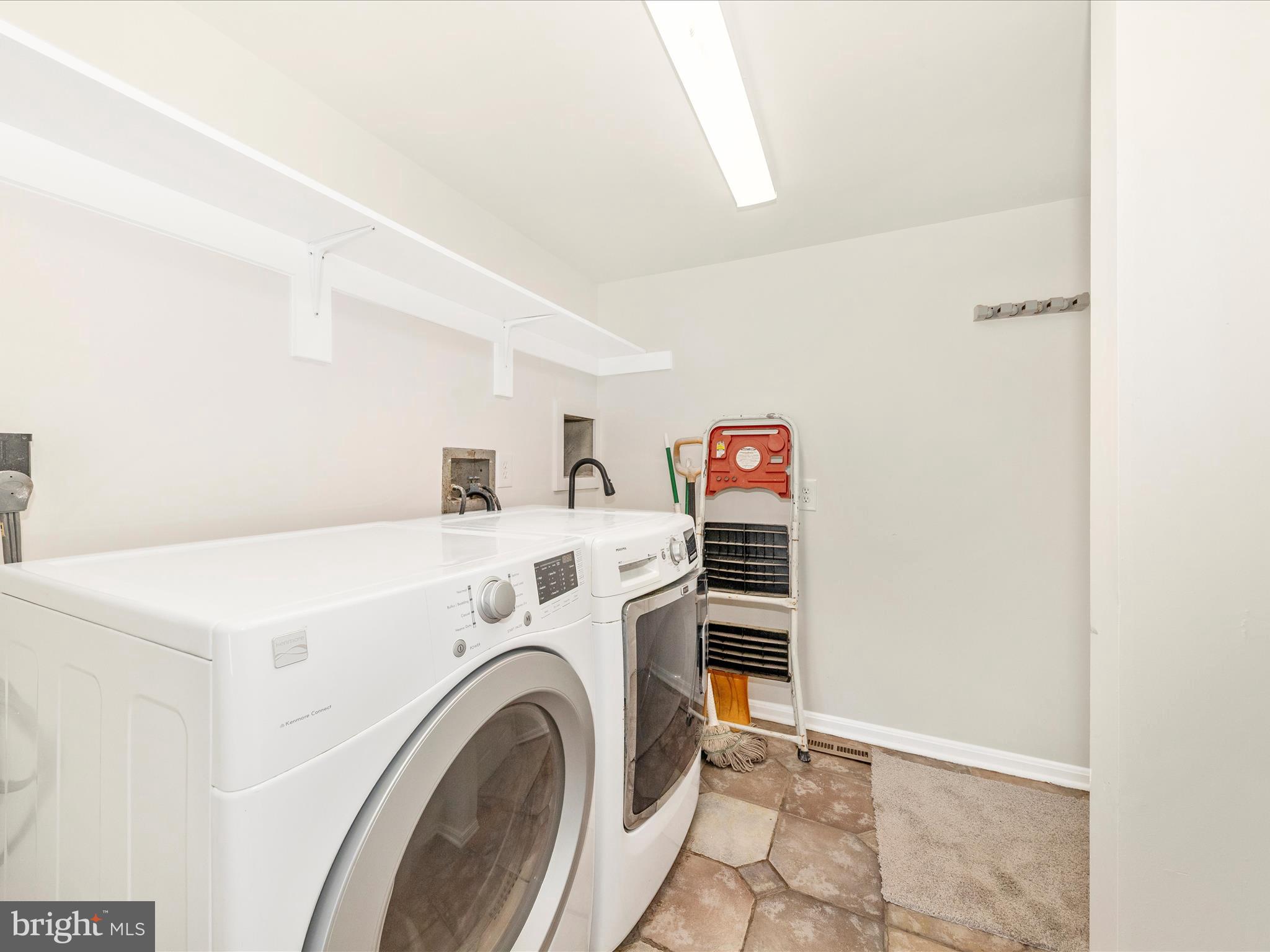 CLOVERDALE - Residential