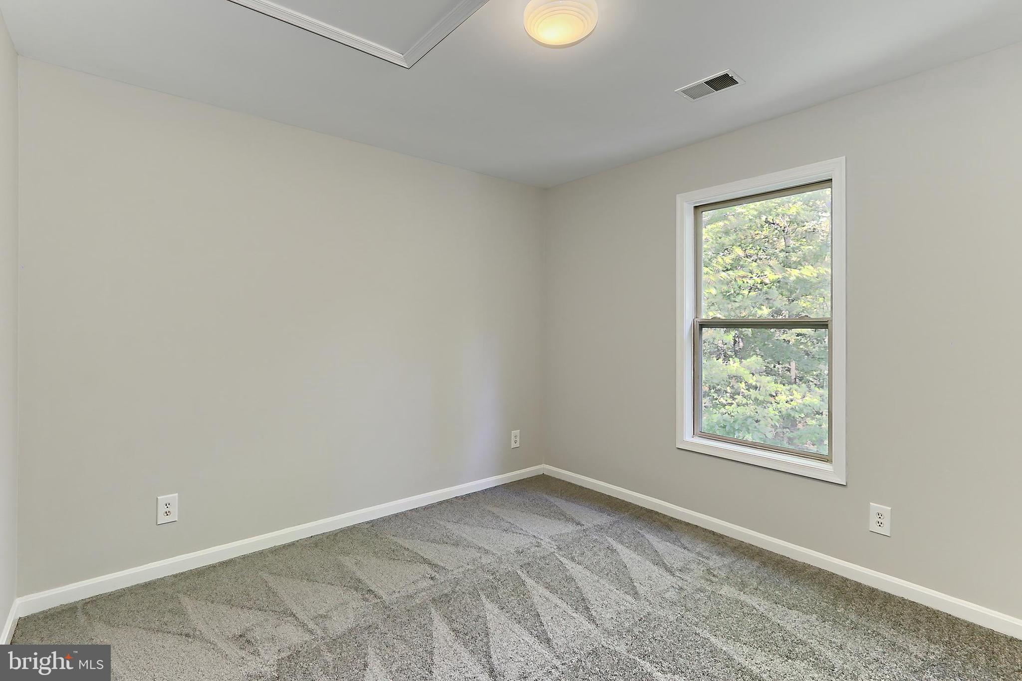 OCCOQUAN FOREST - Residential