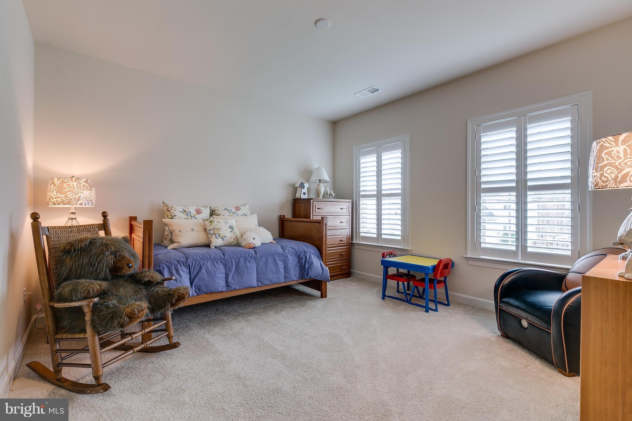 DAWSON'S CORNER - Residential