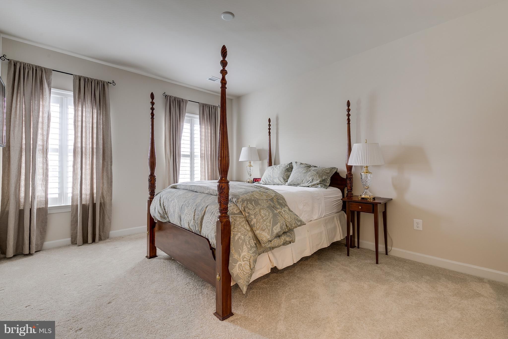 DAWSON'S CORNER - Residential