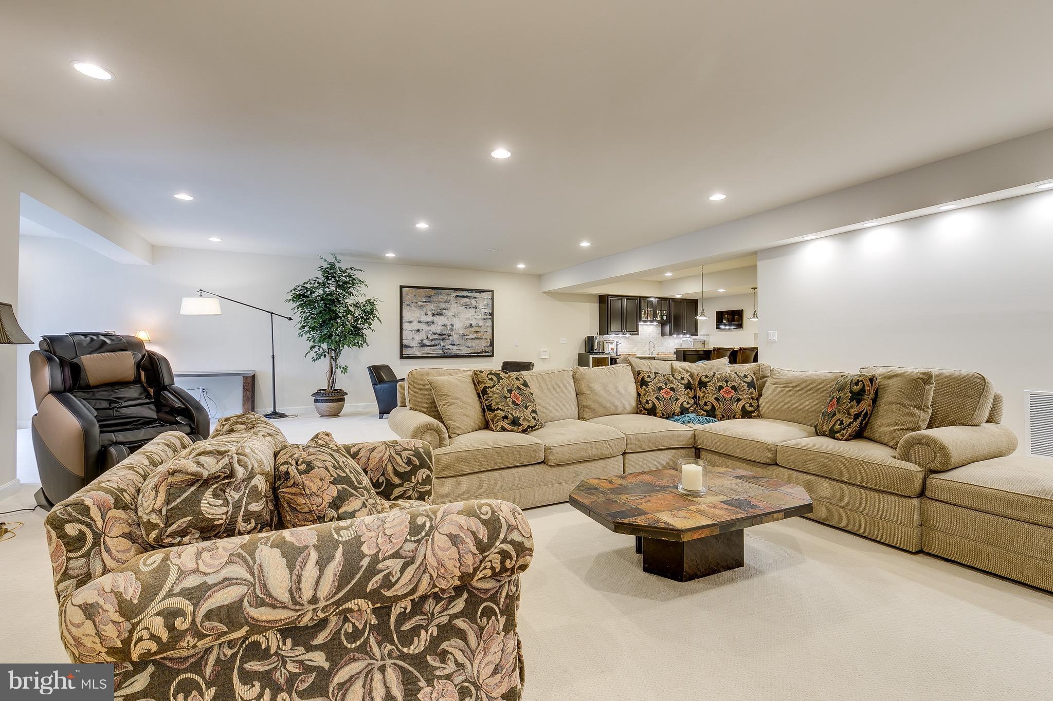 DAWSON'S CORNER - Residential