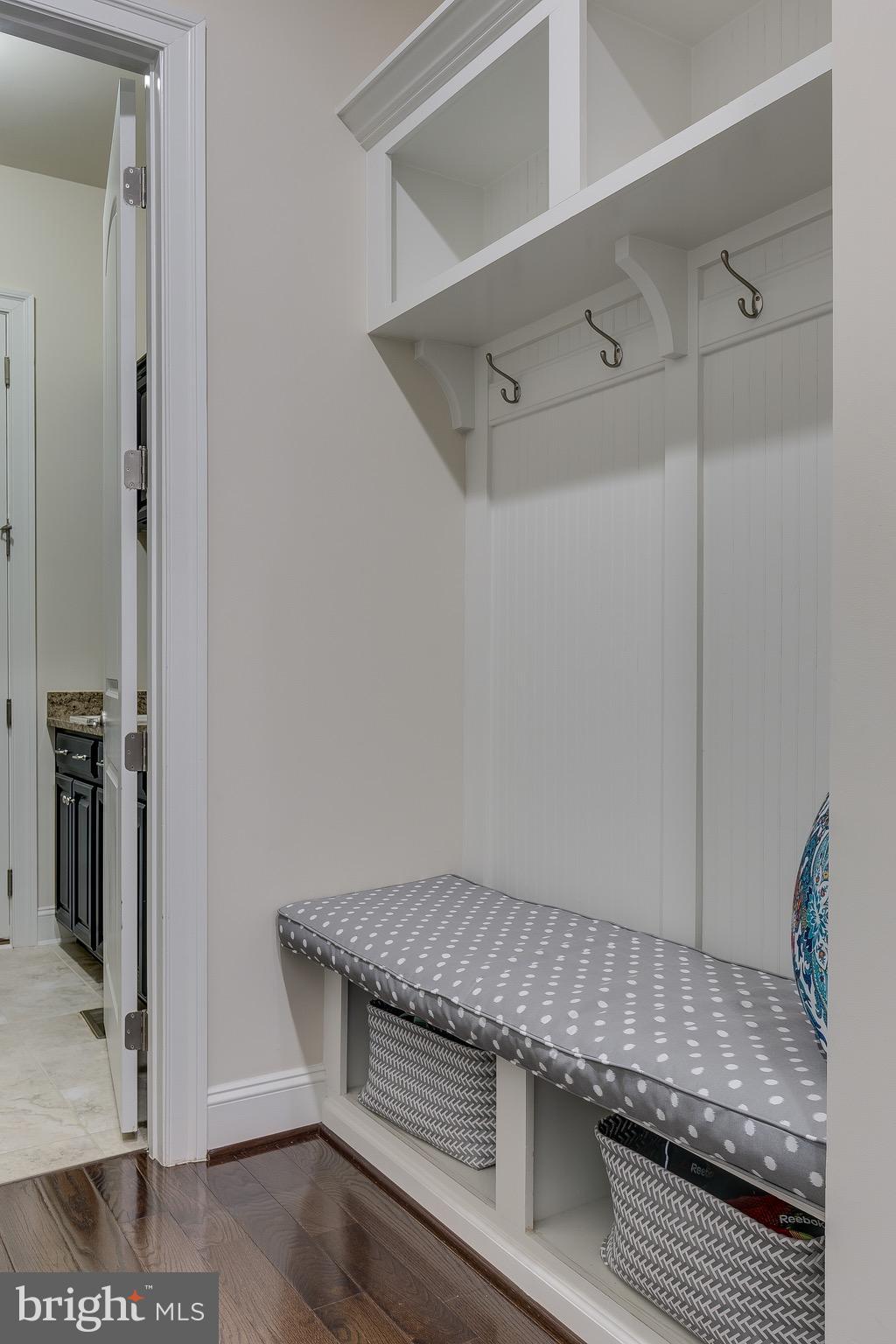 DAWSON'S CORNER - Residential