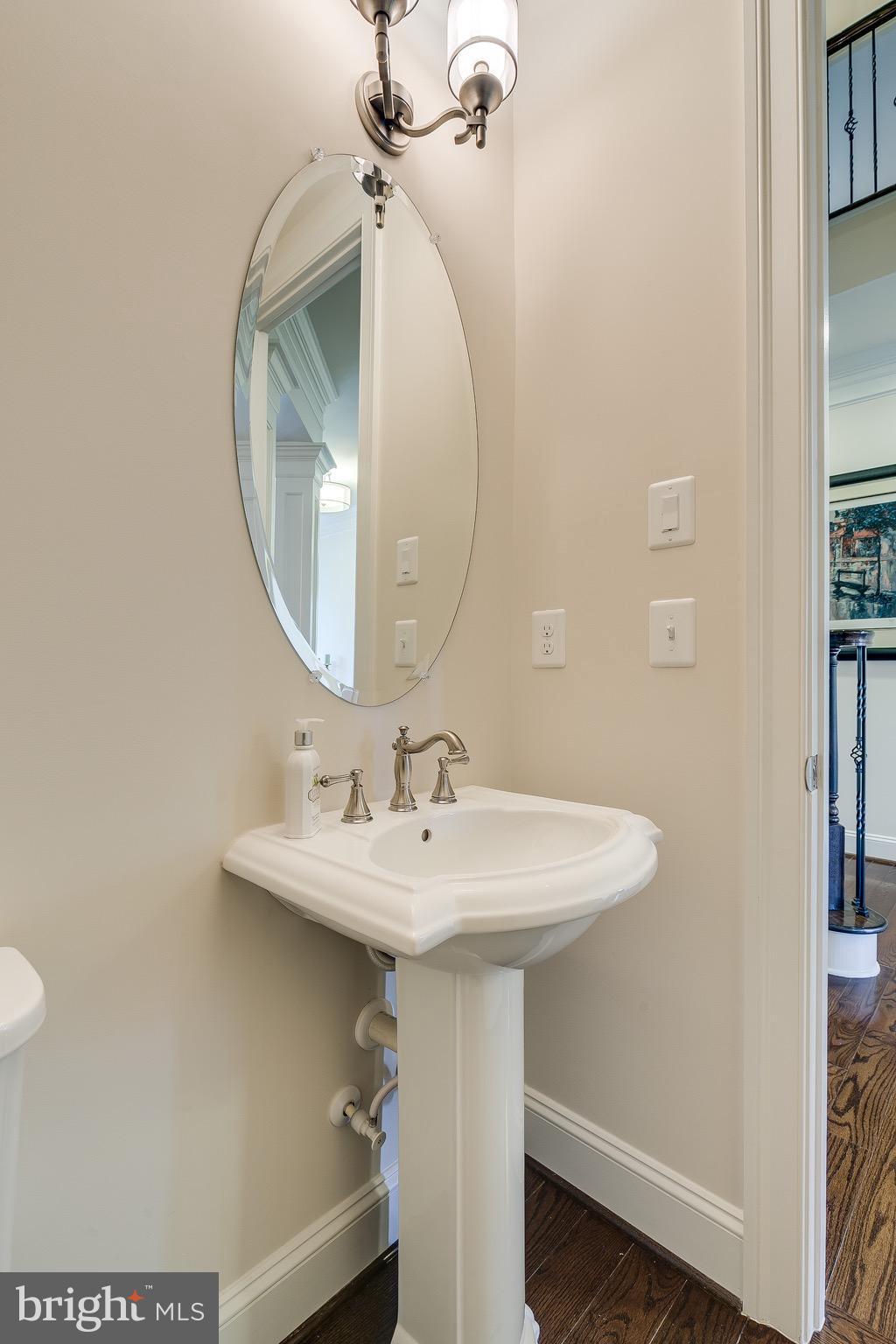 DAWSON'S CORNER - Residential