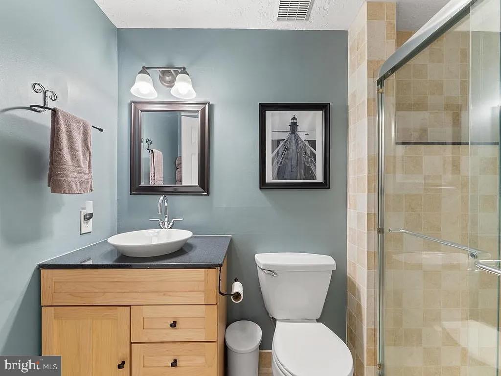 VILLAGE OF HICKORY RIDGE - Residential Lease