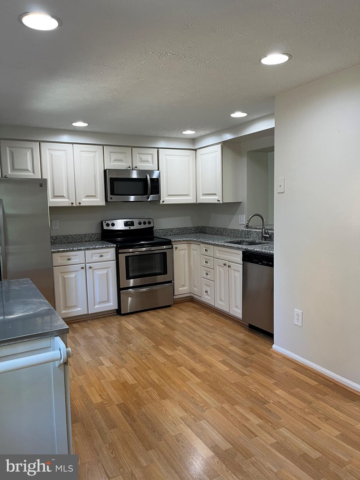 VILLAGE OF HICKORY RIDGE - Residential Lease