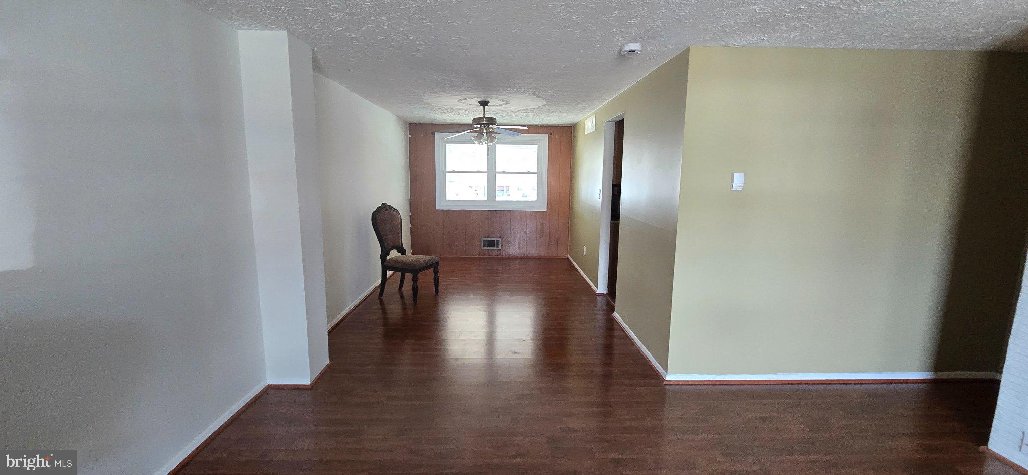 1031 FOXWOOD LANE