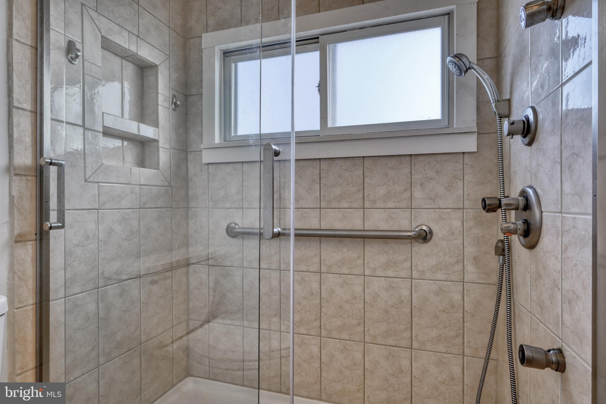 WYNNEWOOD - Residential