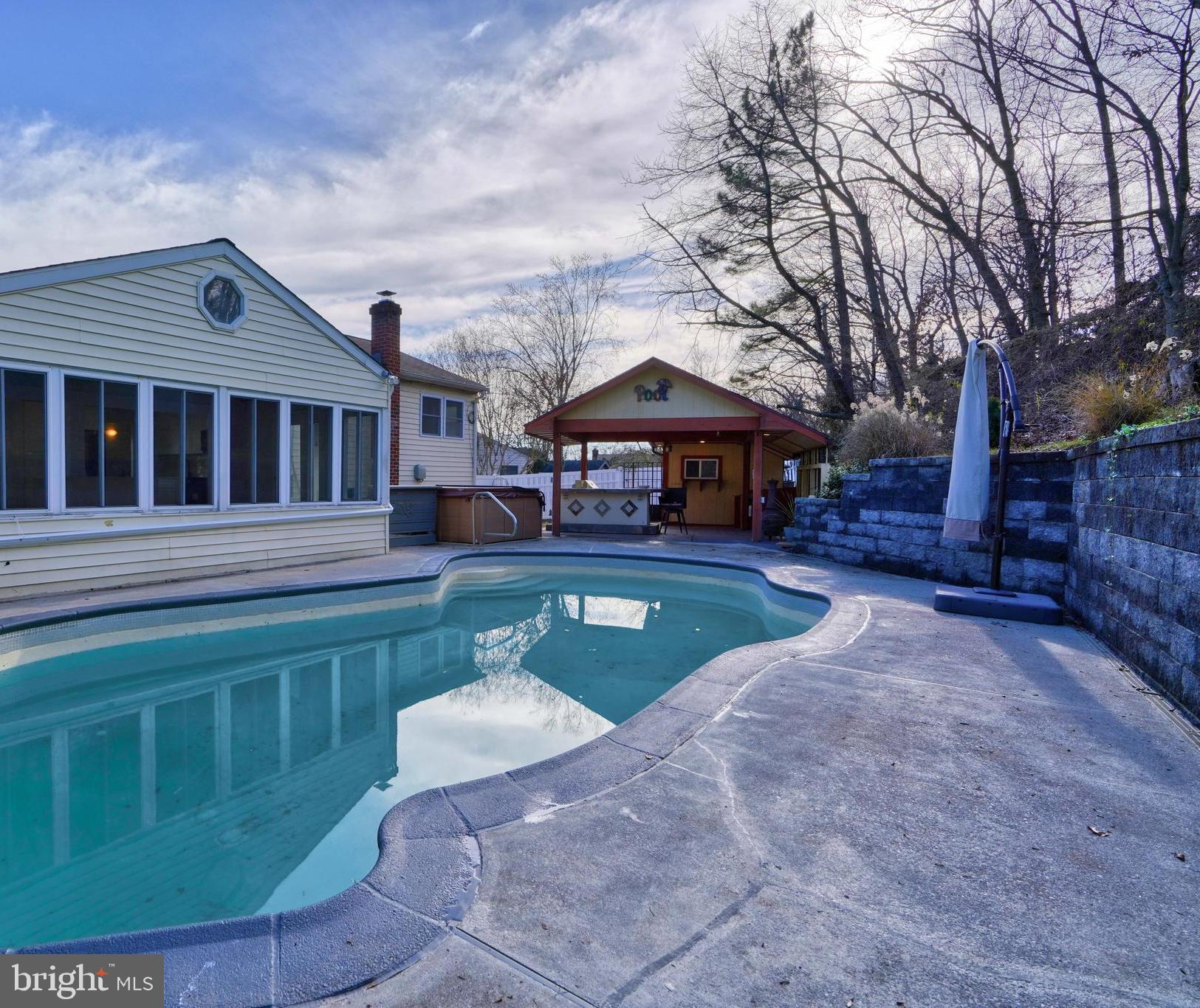 WYNNEWOOD - Residential