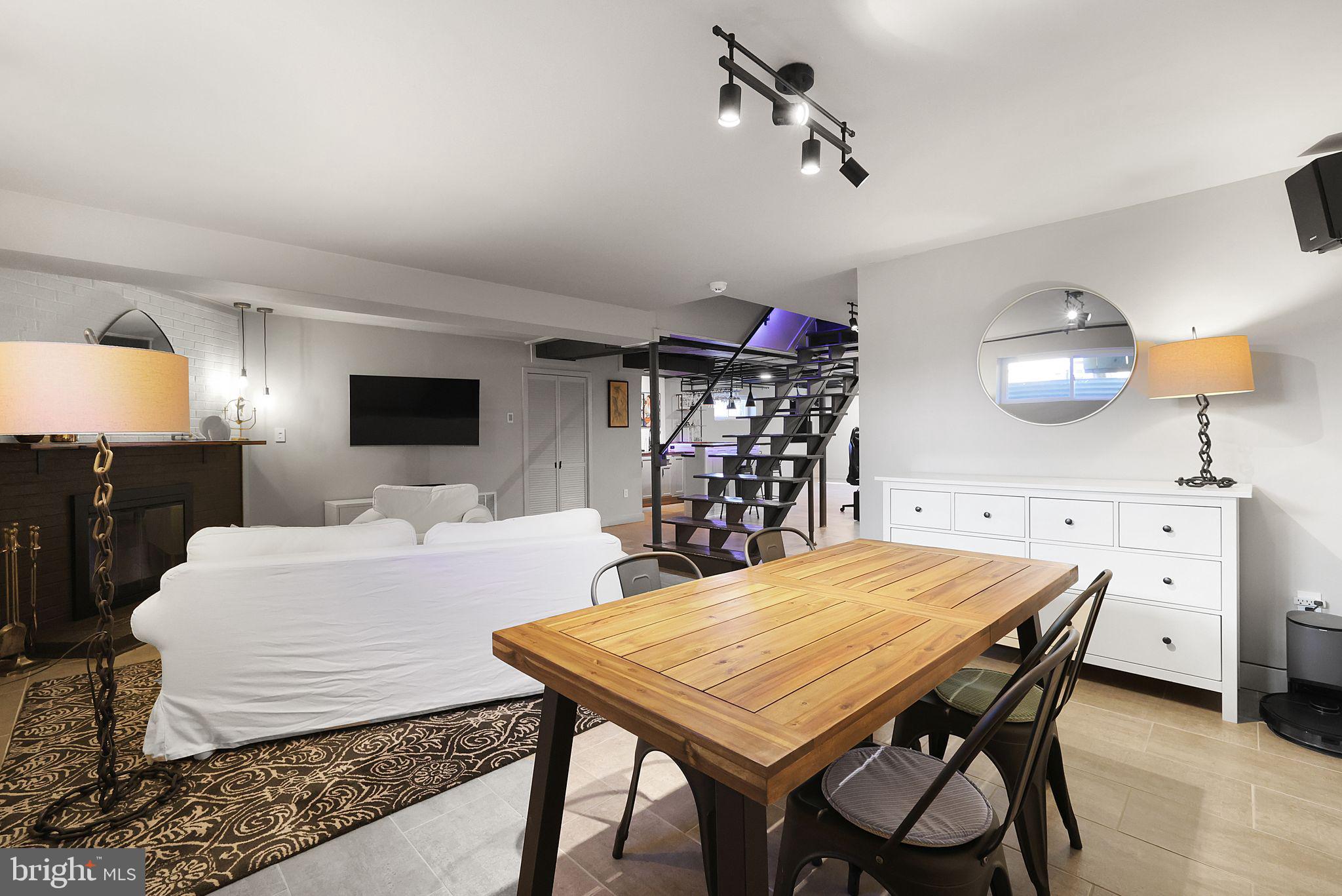 NORTHBROOK ESTATES - Residential