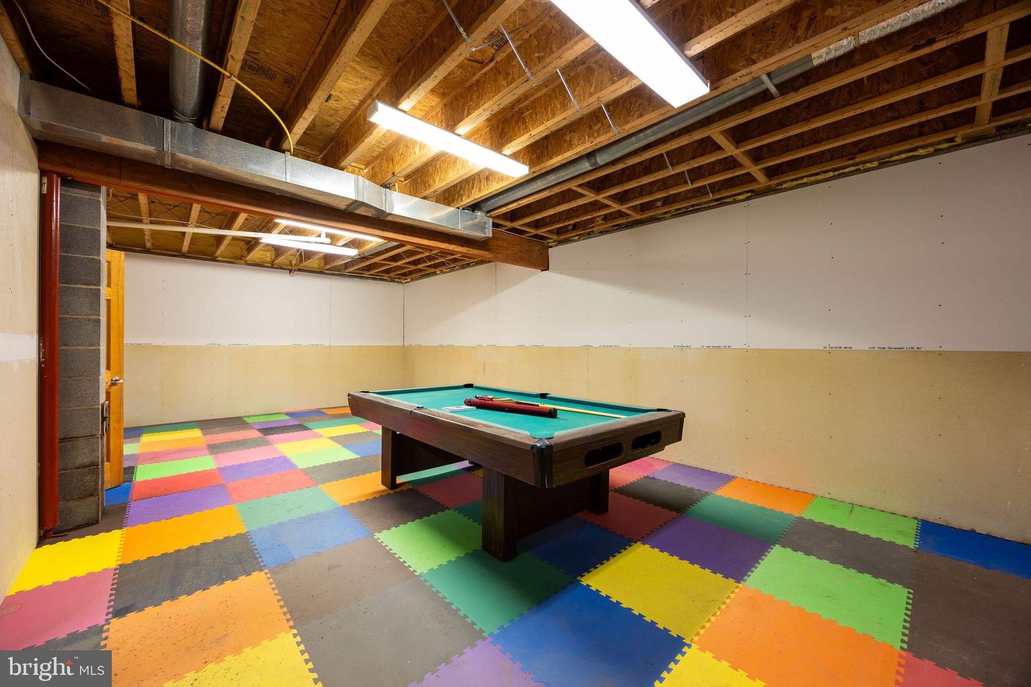 BROOMGRASS - Residential