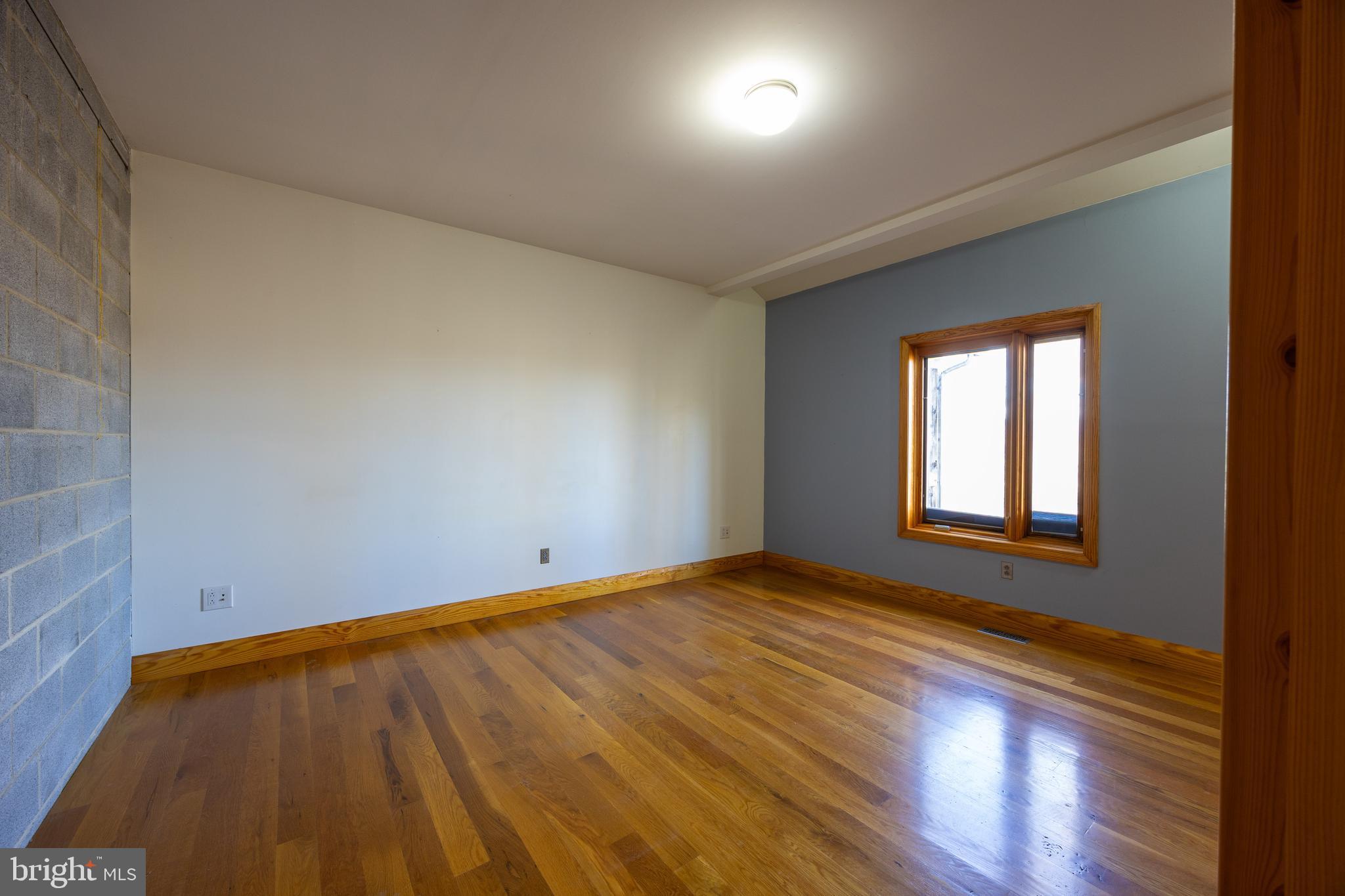 BROOMGRASS - Residential