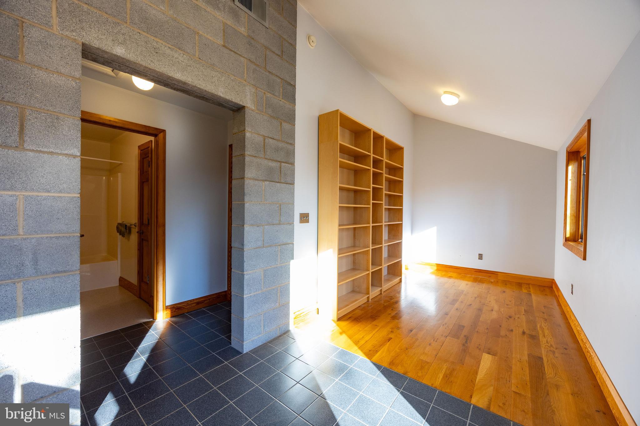 BROOMGRASS - Residential