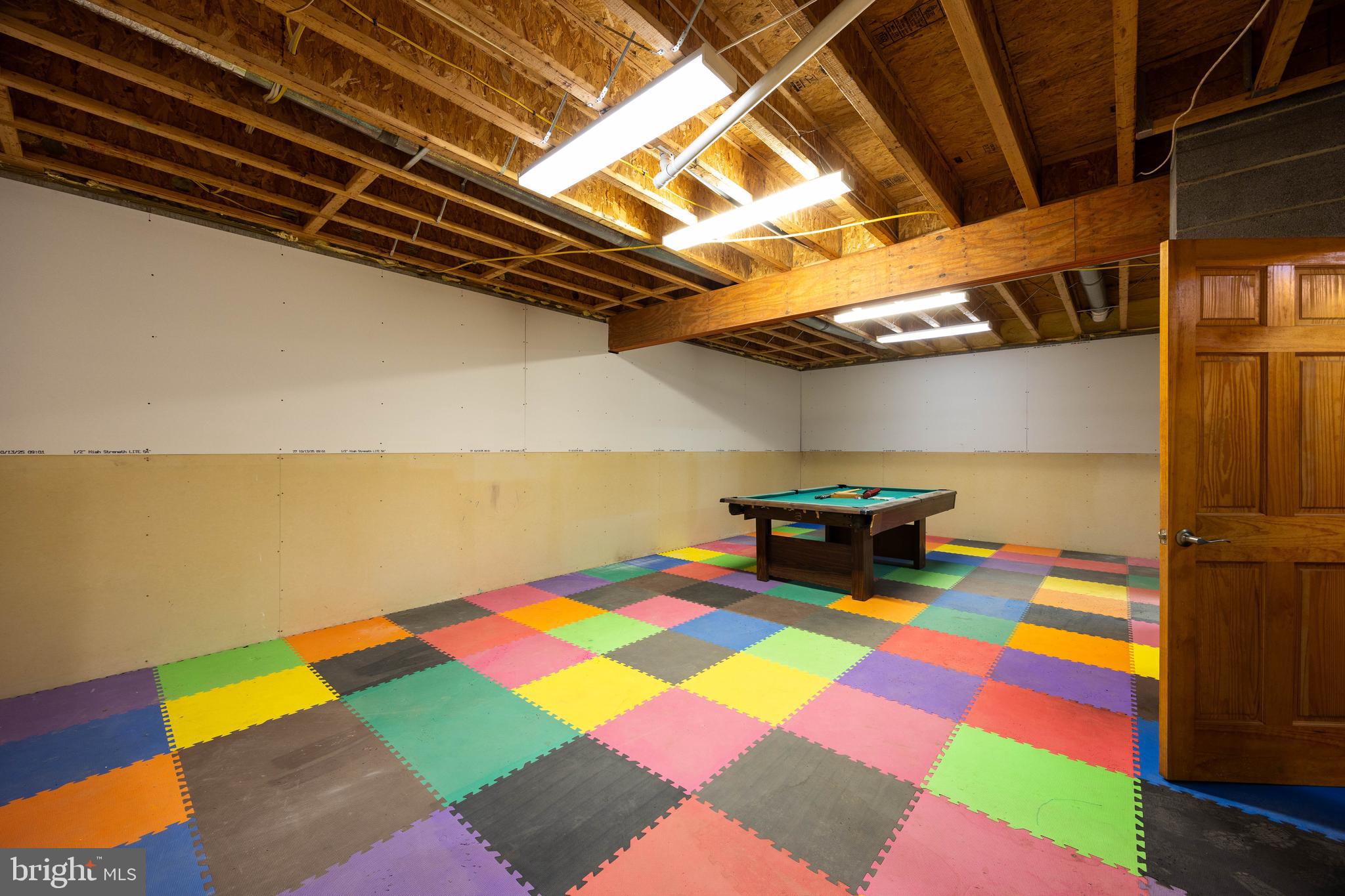 BROOMGRASS - Residential