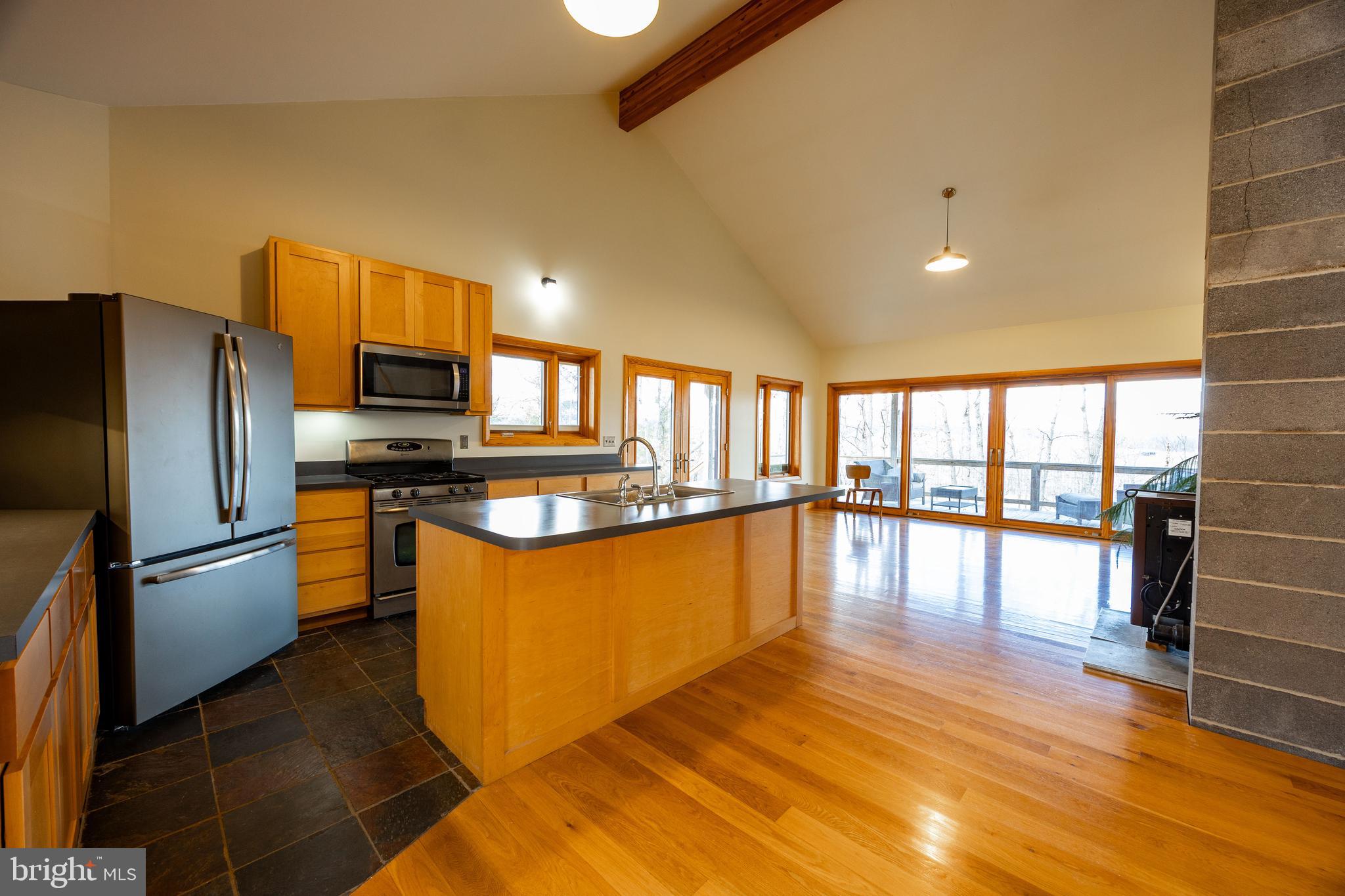 BROOMGRASS - Residential