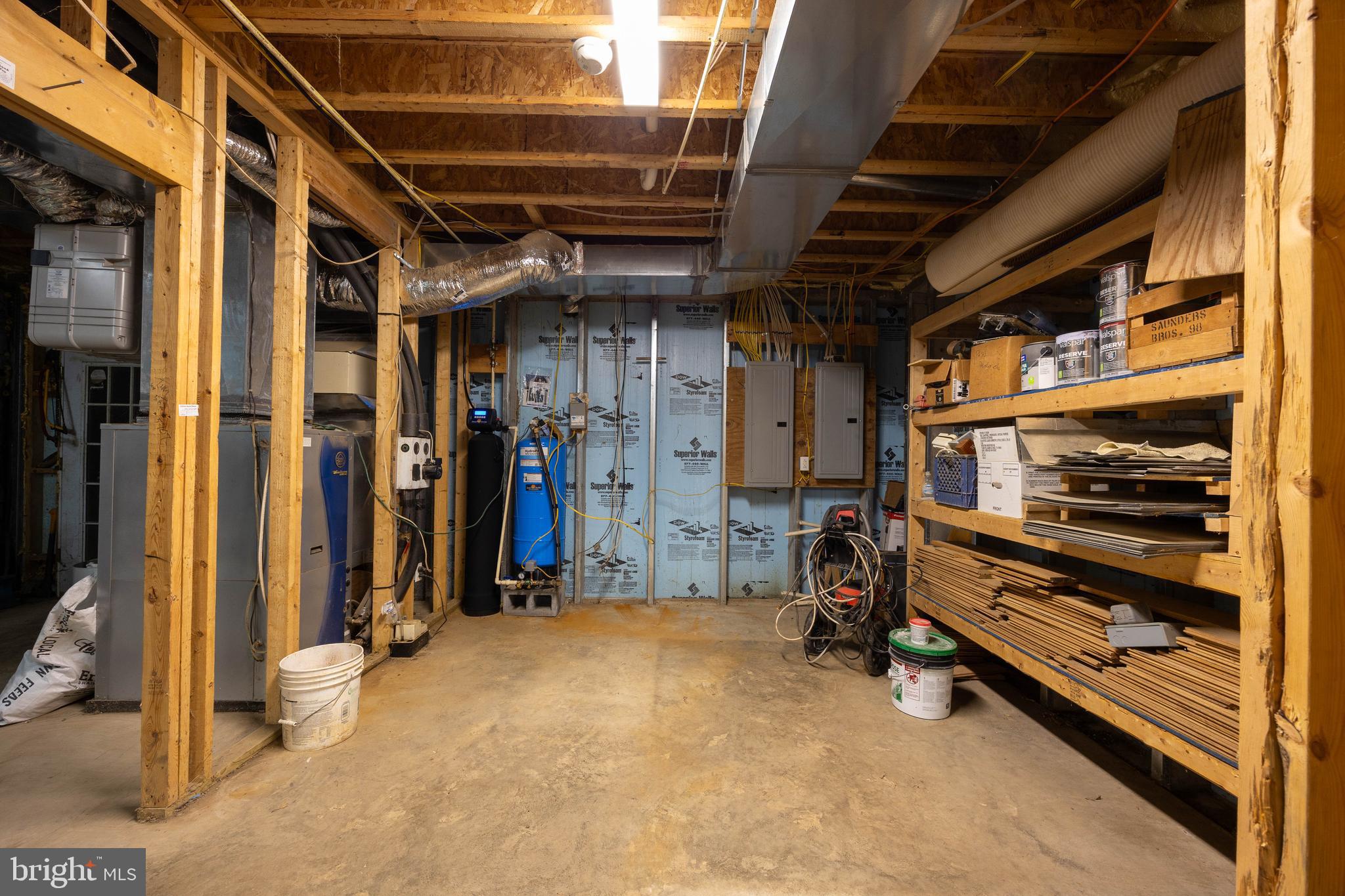 BROOMGRASS - Residential