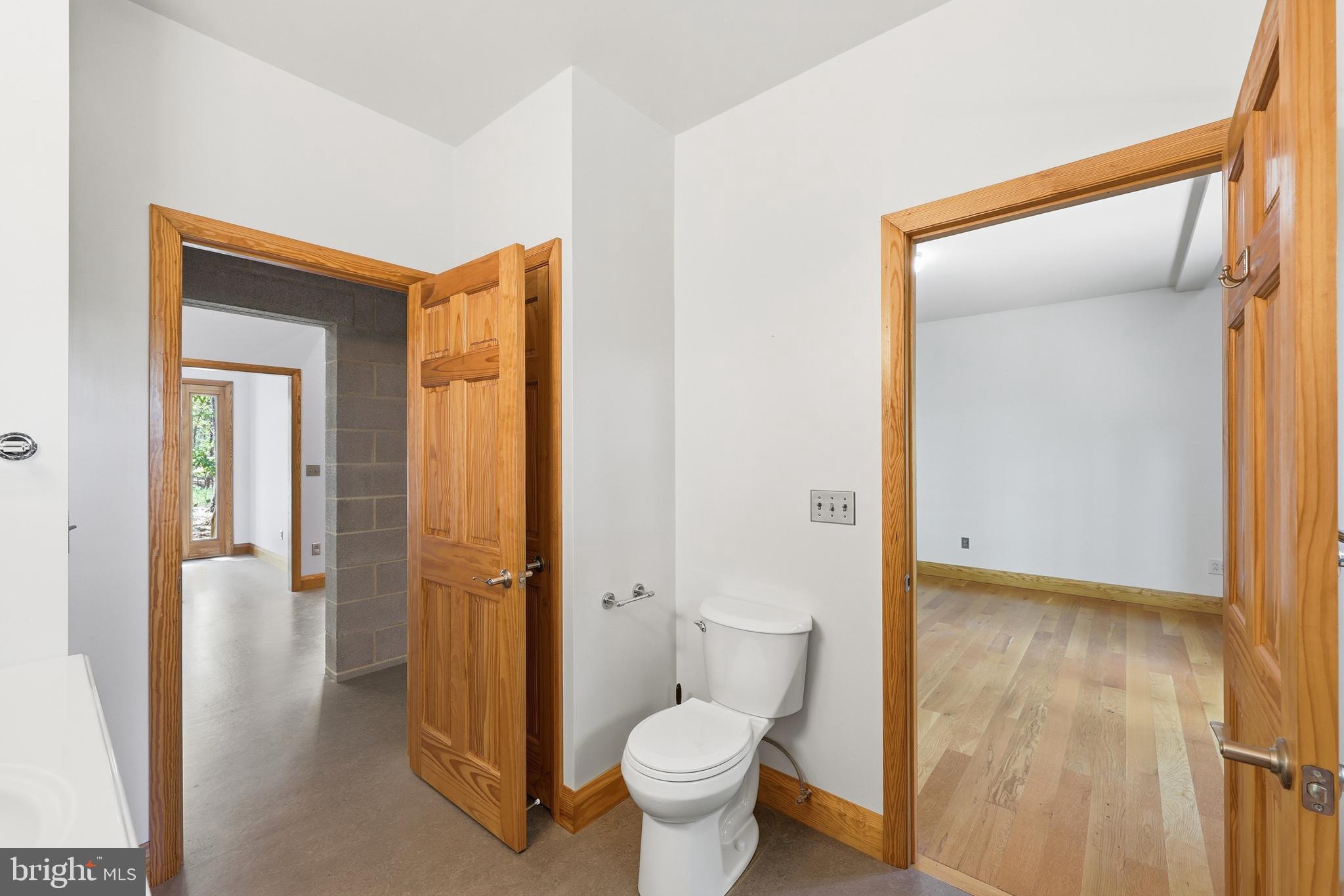 BROOMGRASS - Residential