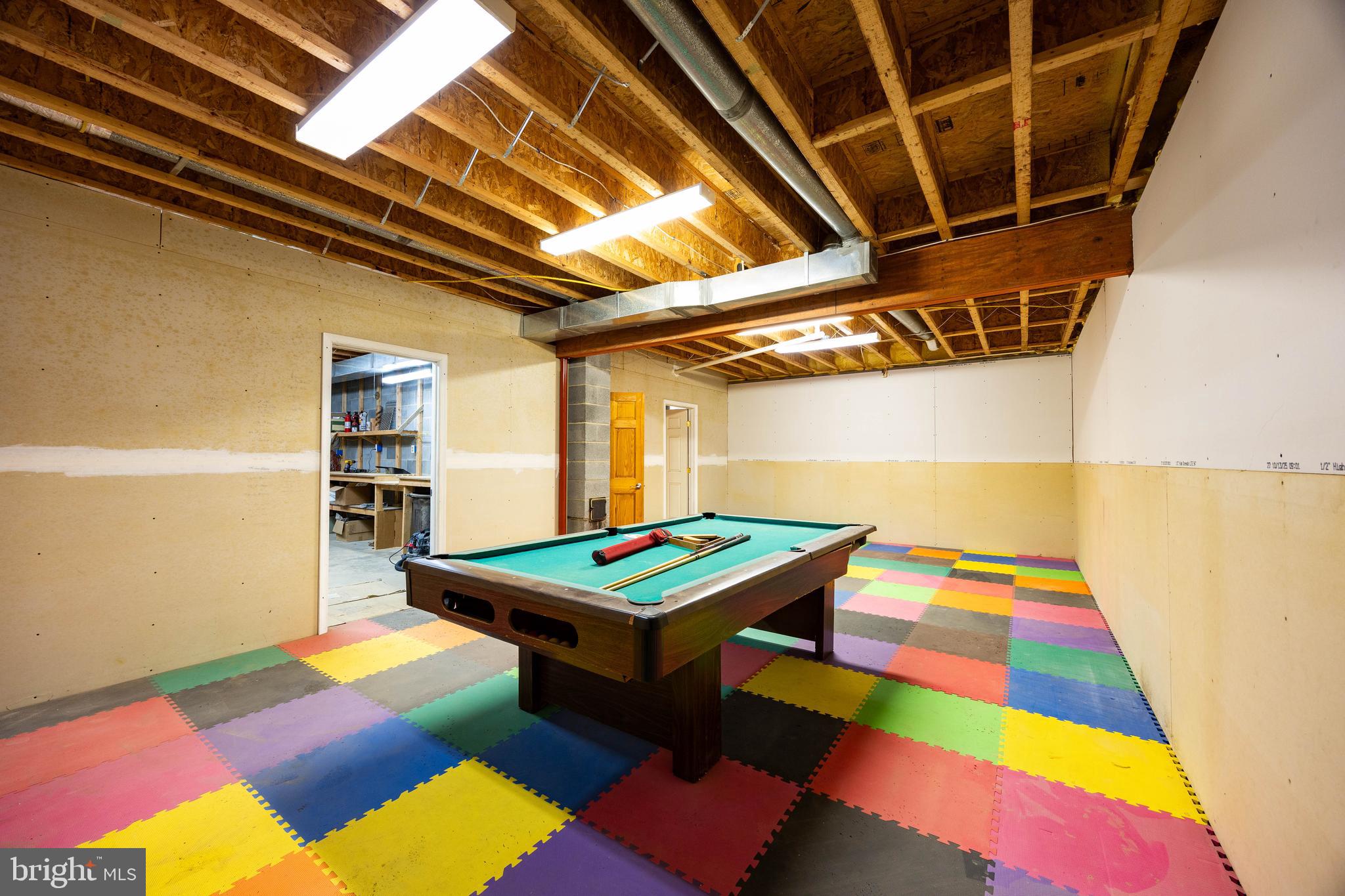 BROOMGRASS - Residential