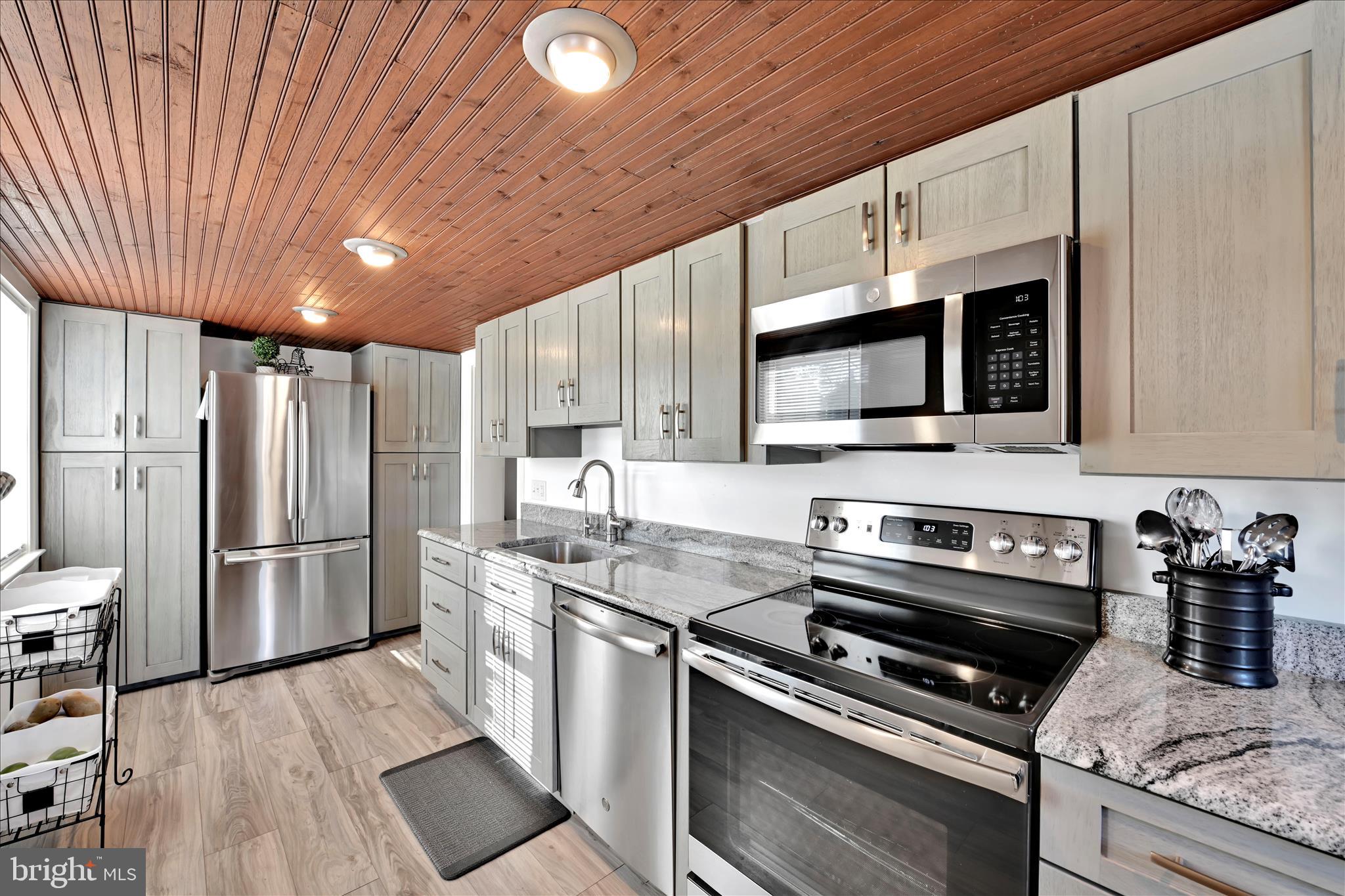 2318 MARIETTA AVENUE