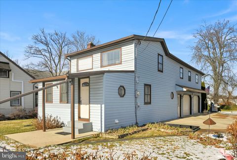 2318 MARIETTA AVENUE LANCASTER PA 17603