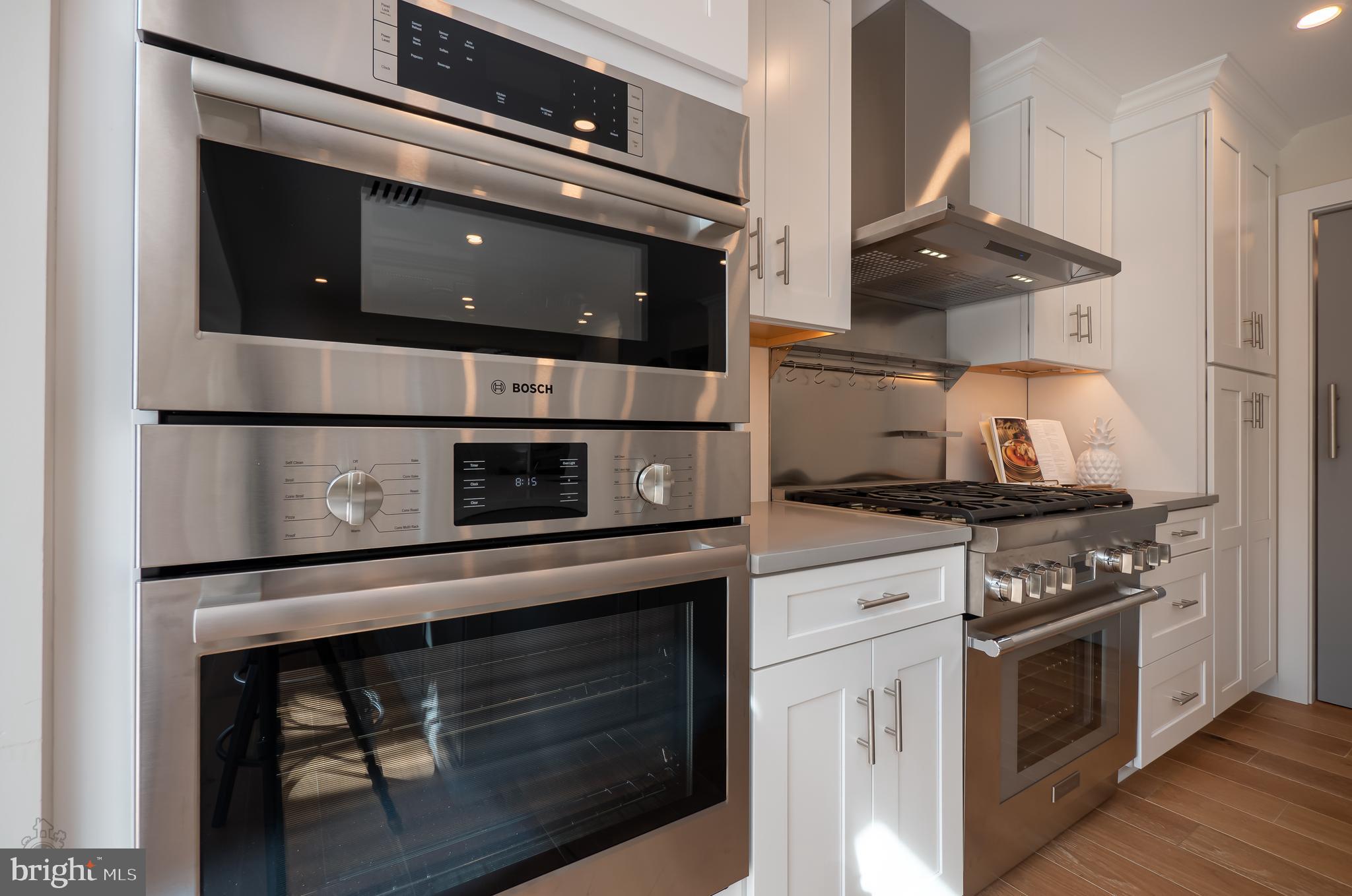 HUNTERS CROSSING - Residential