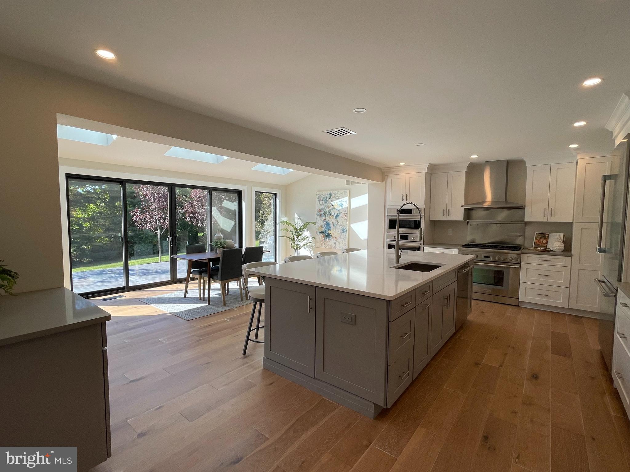 HUNTERS CROSSING - Residential