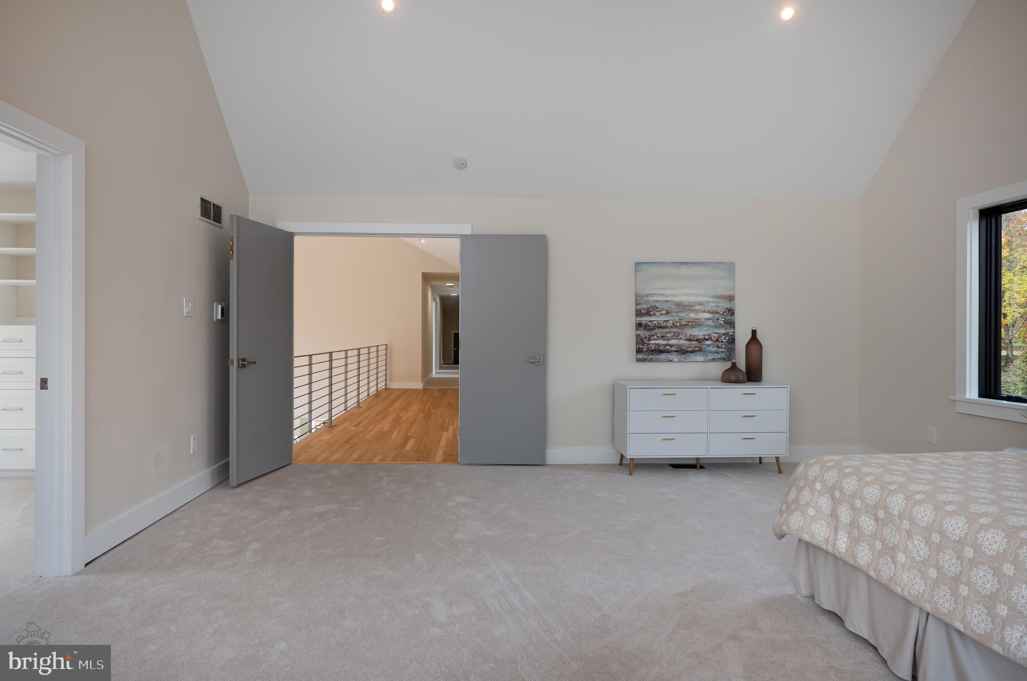 HUNTERS CROSSING - Residential