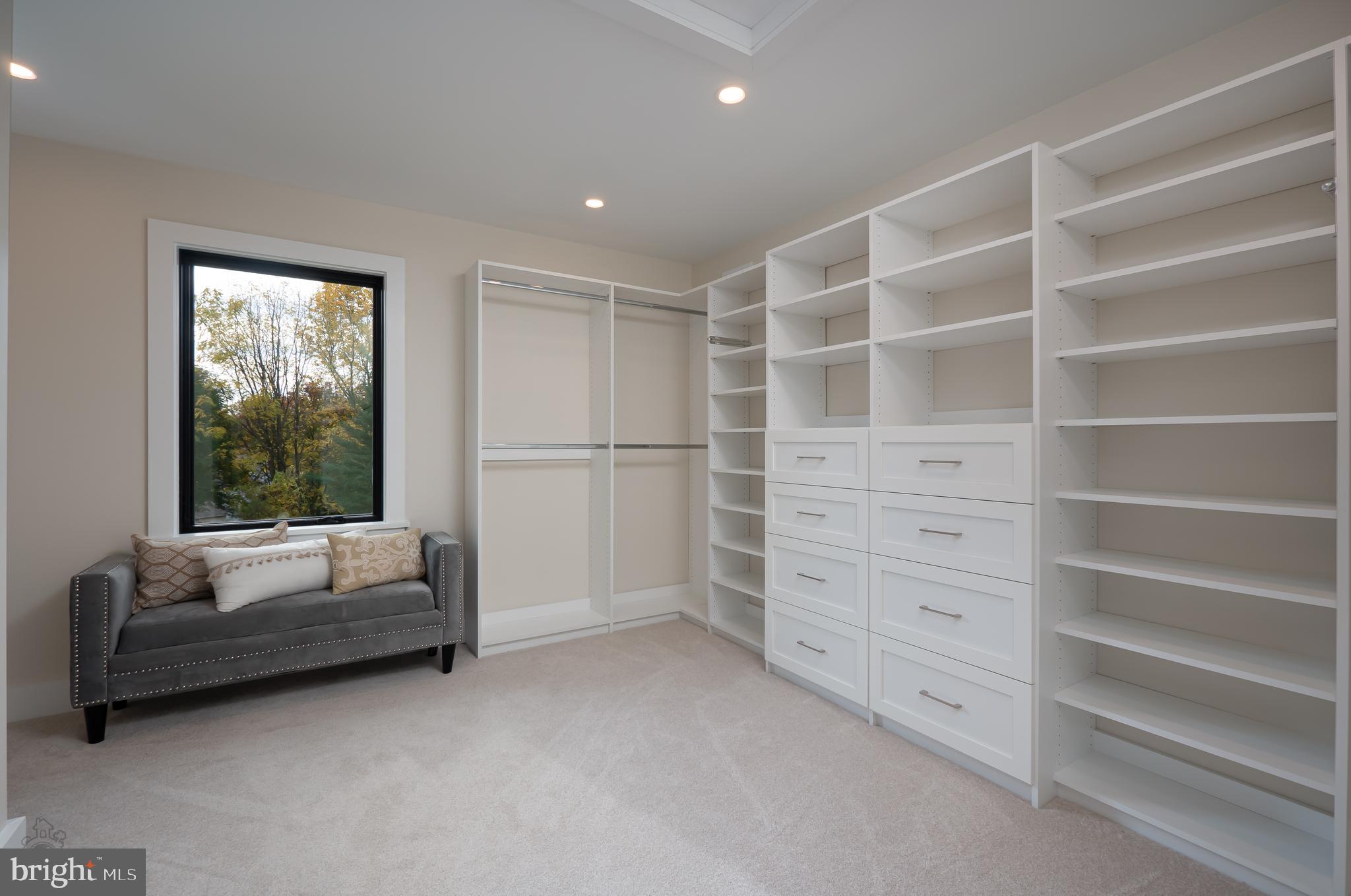 HUNTERS CROSSING - Residential