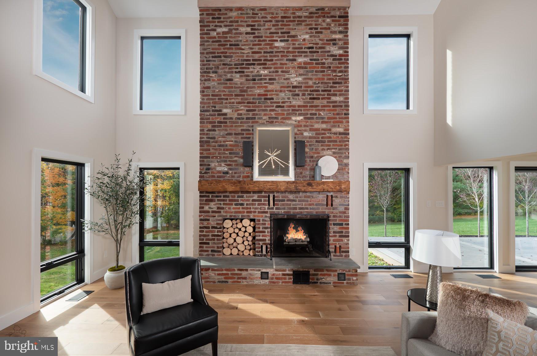 HUNTERS CROSSING - Residential