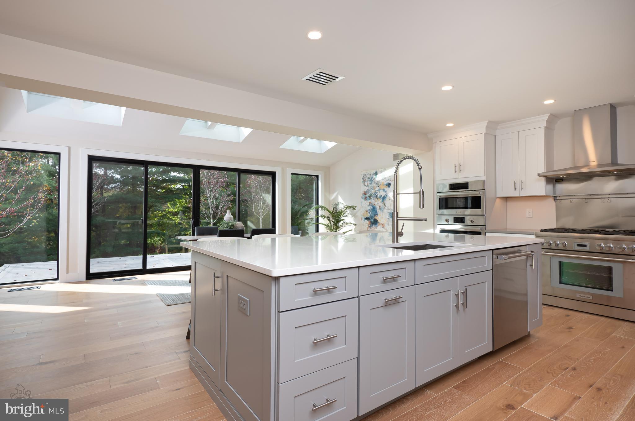 HUNTERS CROSSING - Residential