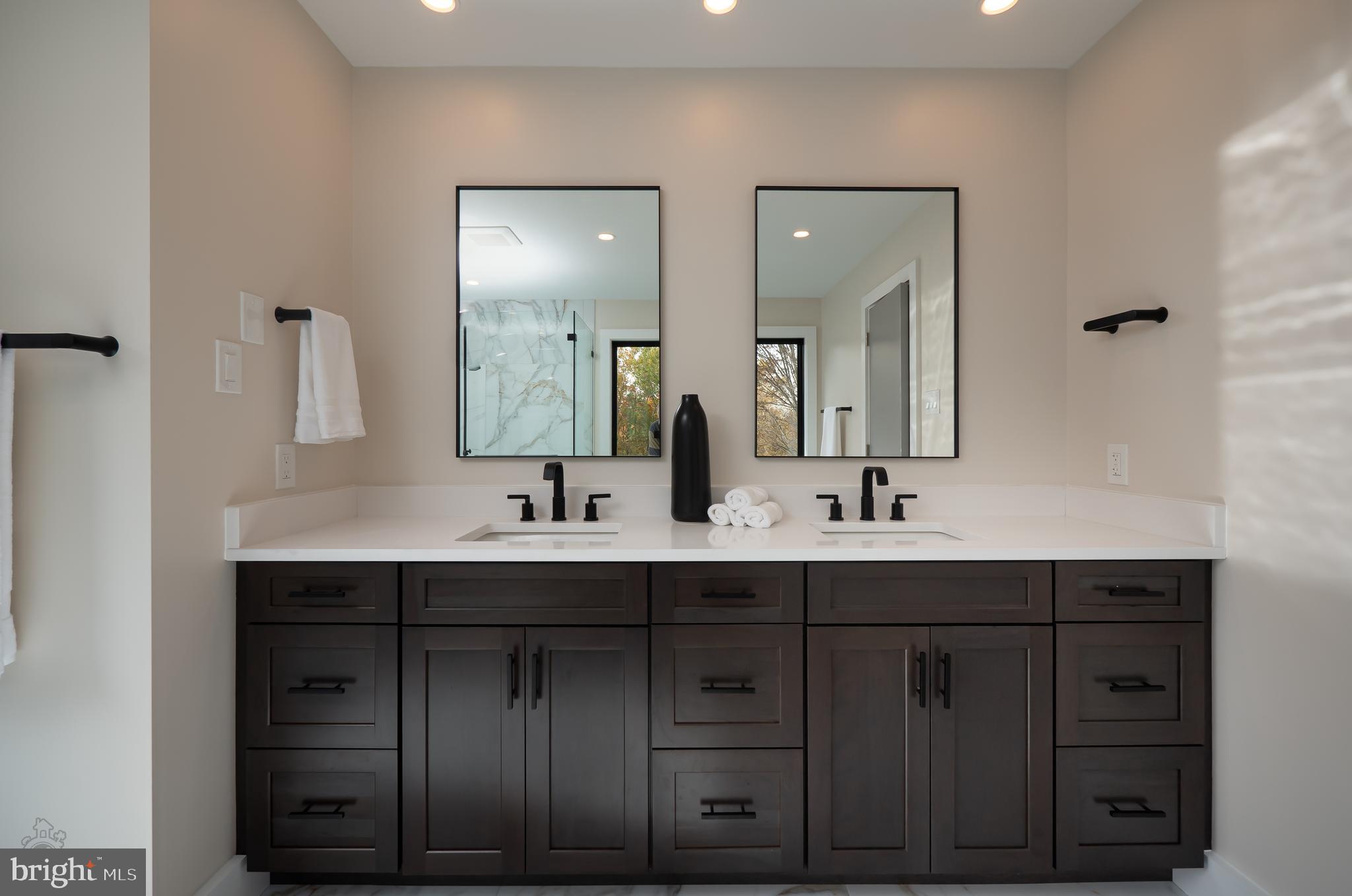 HUNTERS CROSSING - Residential