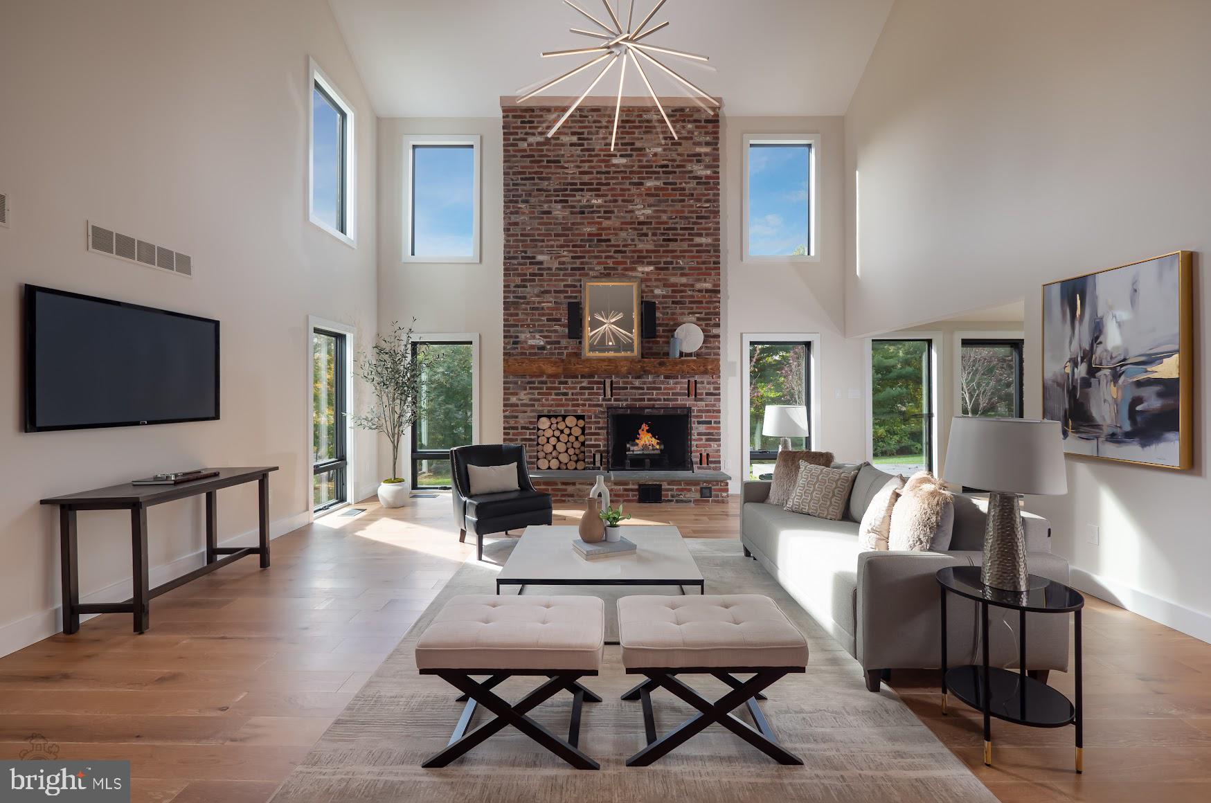 HUNTERS CROSSING - Residential