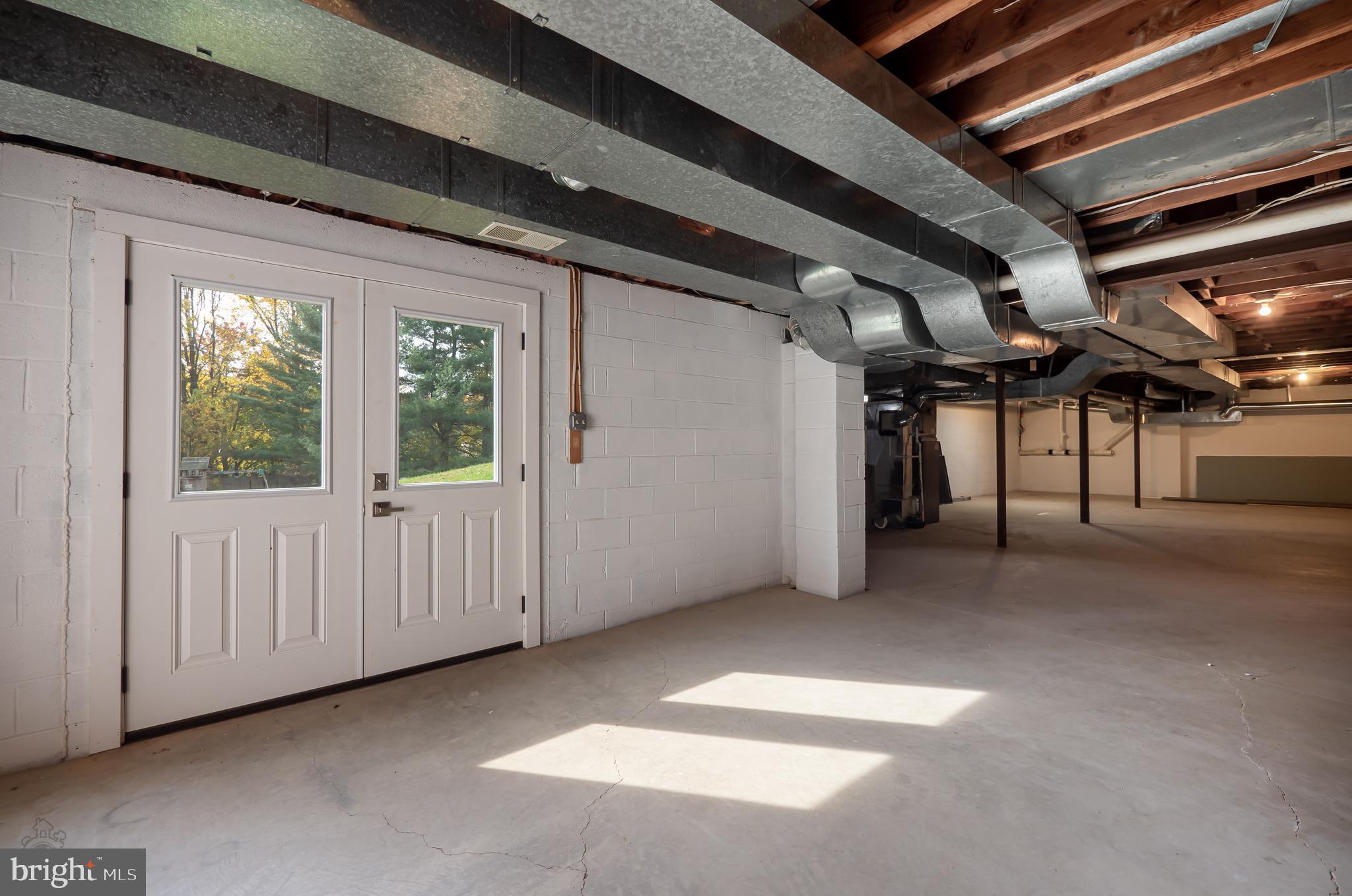 HUNTERS CROSSING - Residential