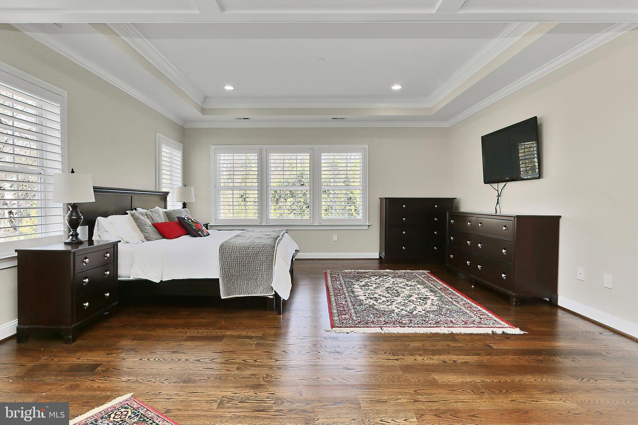 VIENNA WOODS - Residential