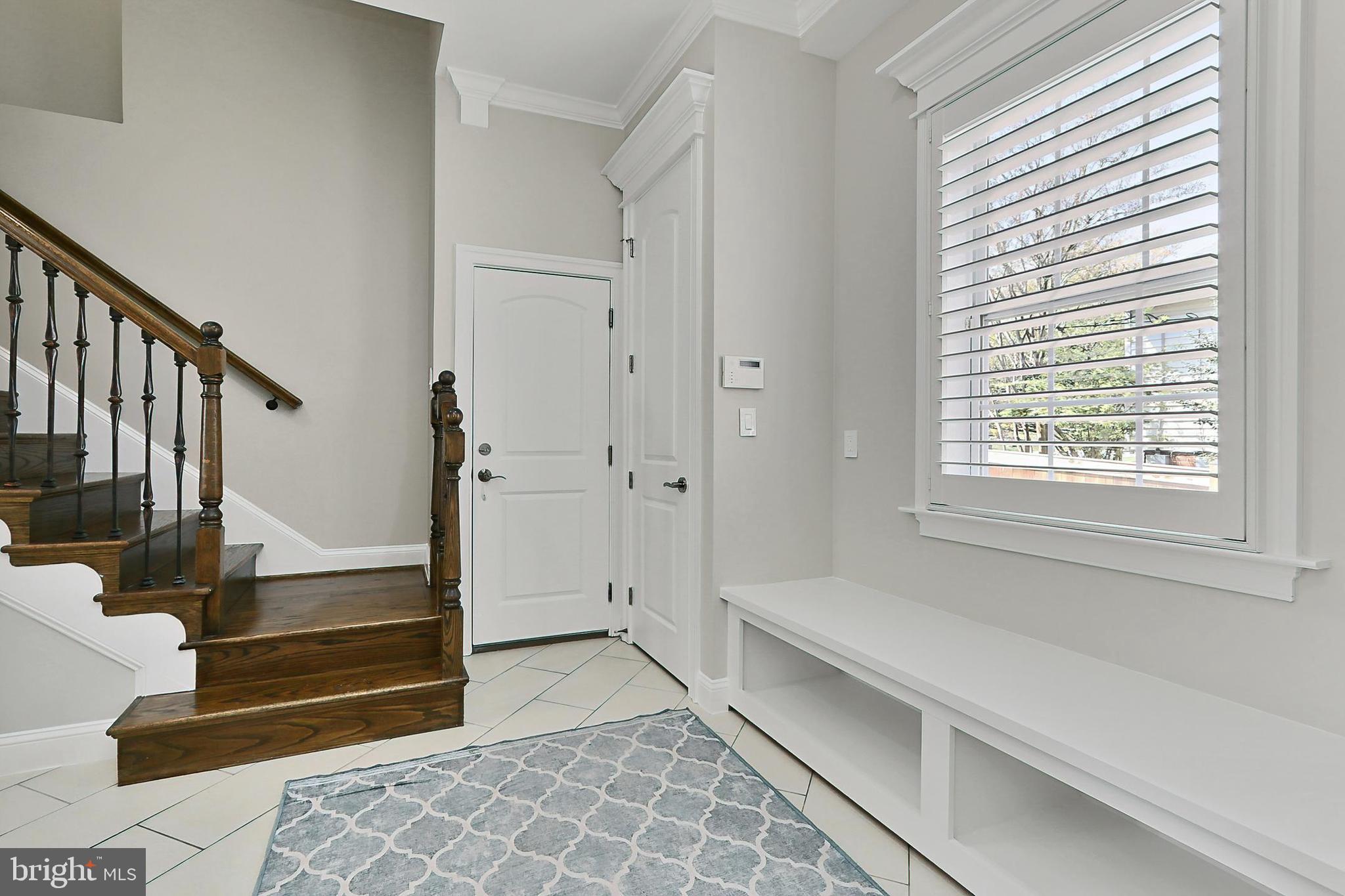 VIENNA WOODS - Residential