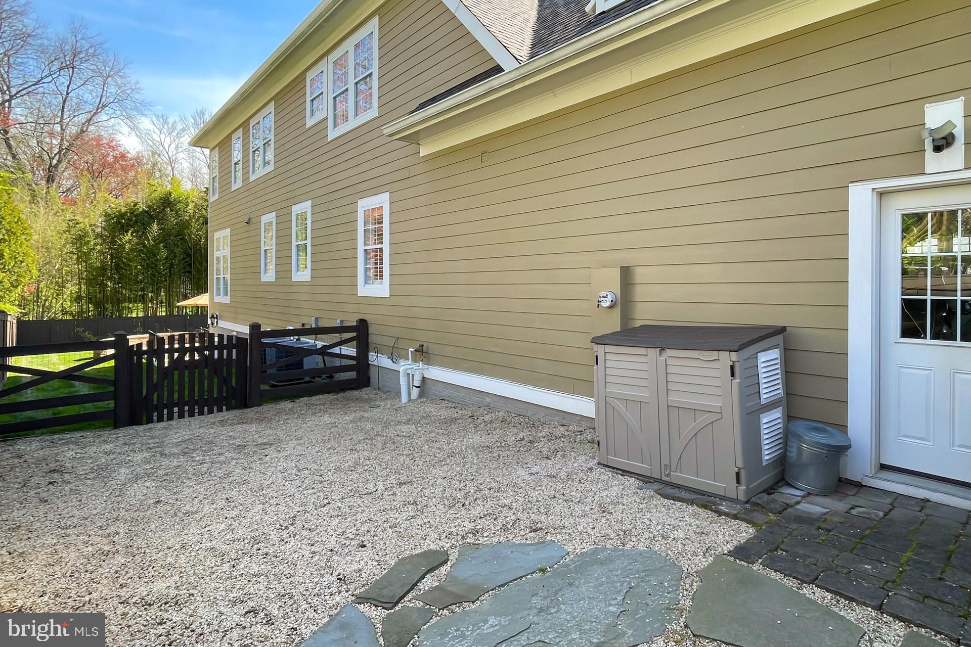 VIENNA WOODS - Residential